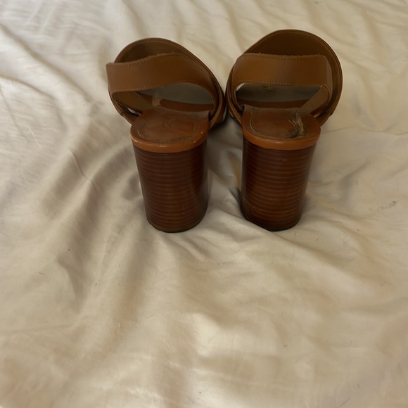 Chloe casual heels. Definitely some wear and tear but could be fixed up - Picture 3 of 4